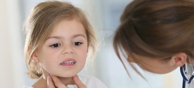 фурацилин для полоскания горла детям