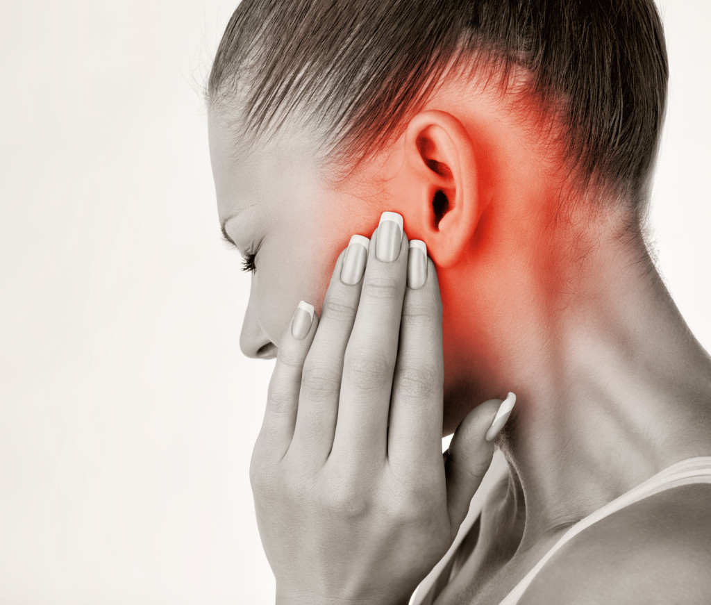 Болит ухо снаружи при нажатии