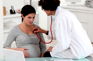 Почему возникает кашель при беременности