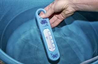 Как правильно использовать ножную ванну в борьбе с кашлем