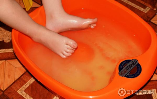 Ванночки с горчицей. Горчичные ванночки для ног. Горчичная ванна для ног. Ножные ванны для детей. Горчичные ножные ванны для детей.