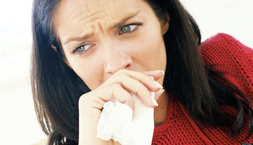 Сухой кашель и дерет горло – признак вирусной инфекции