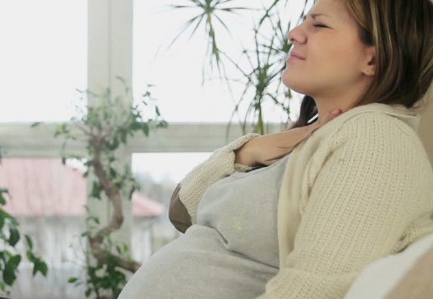 болит горло при беременности что делать?
