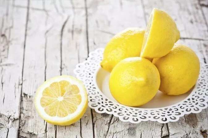 Can a pregnant woman take lemon?