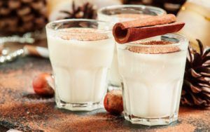 Молочно ореховый коктейль для лечения кашля