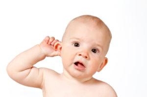 Как правильно чистить уши новорожденным и детям старше